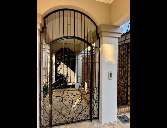 4 BEDROOM HOUSE FOR SALE IN GLENVISTA